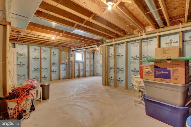 2515 ADMIRE SPRINGS DR, Dover, PA 17315