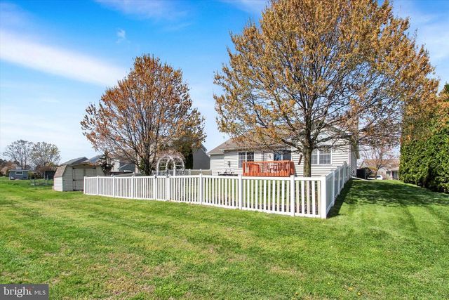 2515 ADMIRE SPRINGS DR, Dover, PA 17315