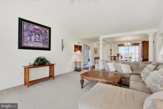 2515 ADMIRE SPRINGS DR, Dover, PA 17315