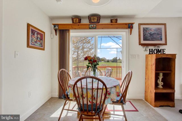 2515 ADMIRE SPRINGS DR, Dover, PA 17315