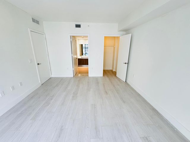 201 SW 17TH Road 603, Miami, FL 33129