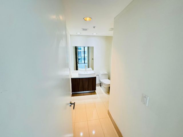 201 SW 17TH Road 603, Miami, FL 33129