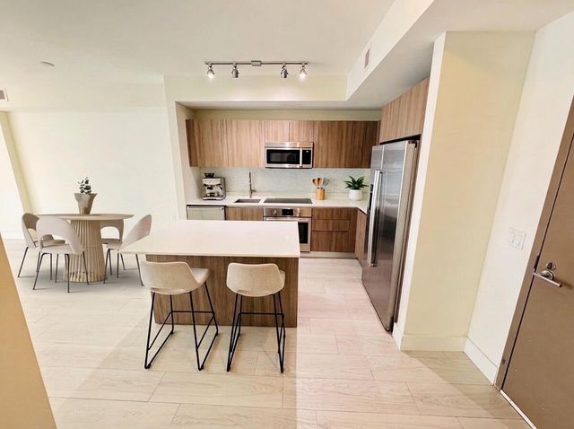 201 SW 17TH Road 603, Miami, FL 33129