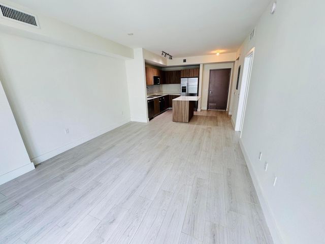 201 SW 17TH Road 603, Miami, FL 33129