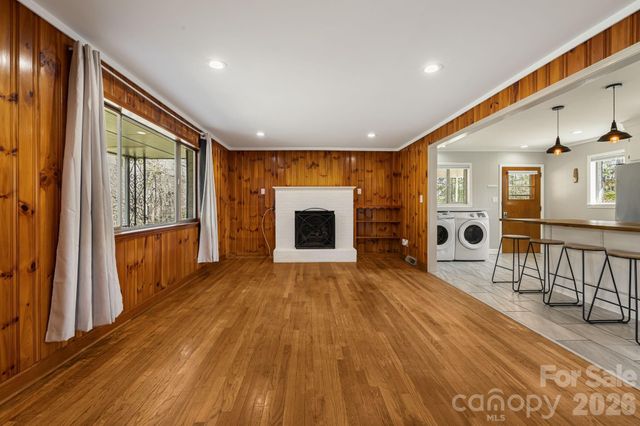 10581 Boylston Highway, Mills River, NC 28759