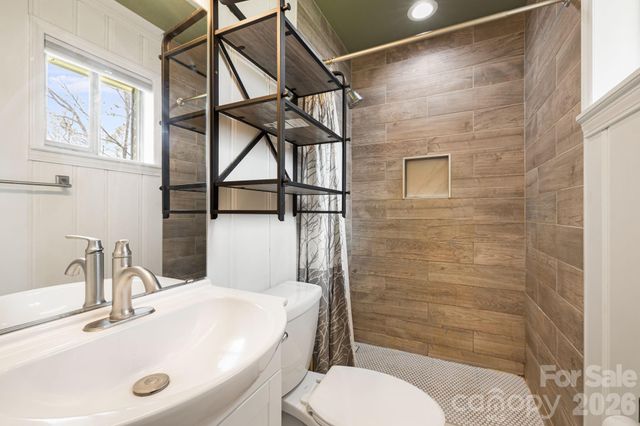 10581 Boylston Highway, Mills River, NC 28759