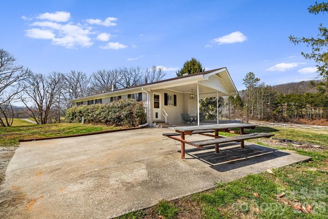 10581 Boylston Highway, Mills River, NC 28759
