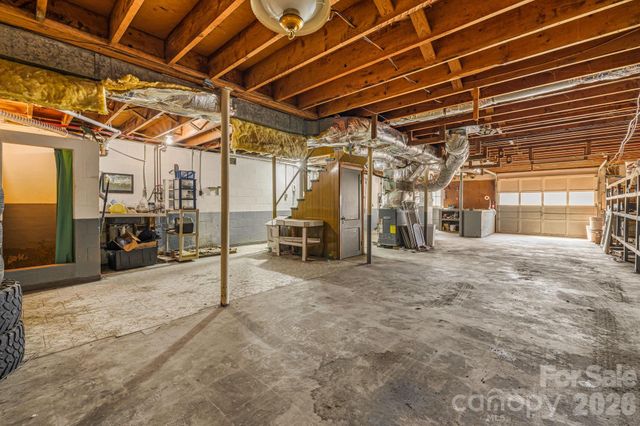 10581 Boylston Highway, Mills River, NC 28759