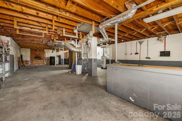 10581 Boylston Highway, Mills River, NC 28759