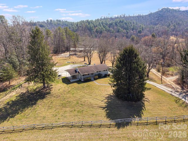 10581 Boylston Highway, Mills River, NC 28759