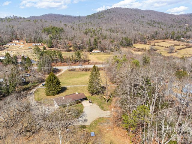 10581 Boylston Highway, Mills River, NC 28759