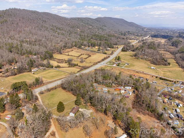 10581 Boylston Highway, Mills River, NC 28759