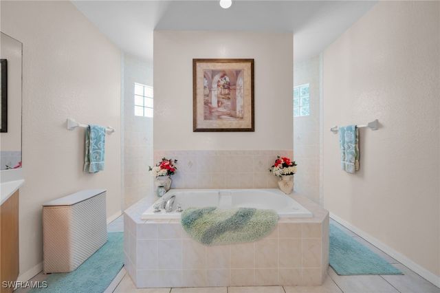 2010 SE 13th TER, Cape Coral, FL 33990