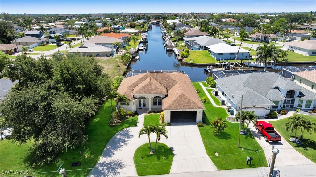 2010 SE 13th TER, Cape Coral, FL 33990