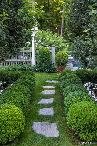 41 Joshua Lane, Lyme, CT 06371