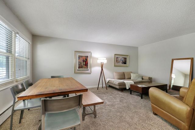 11335 12th Avenue N 3, Plymouth, MN 55441