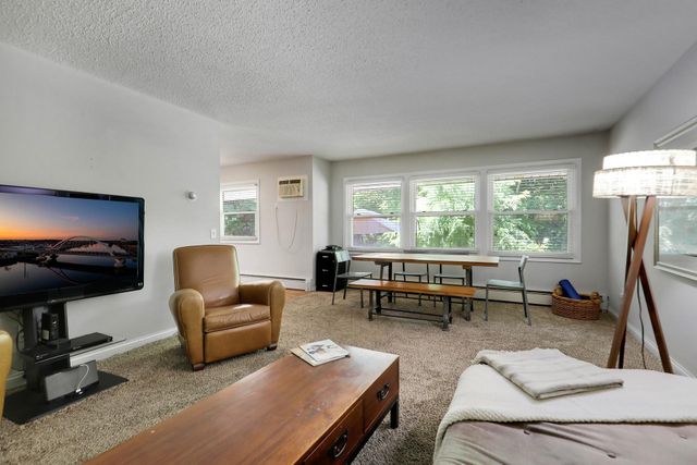11335 12th Avenue N 3, Plymouth, MN 55441