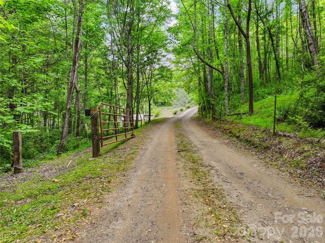 125 Harris Circle, Sylva, NC 28779