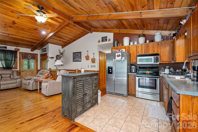 125 Harris Circle, Sylva, NC 28779