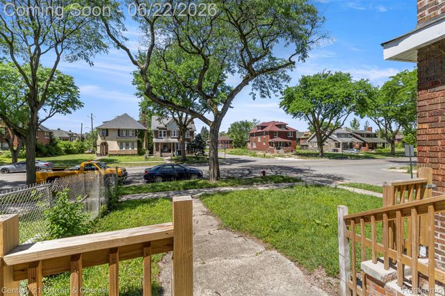 8438 Dexter Avenue, Detroit, MI 48206