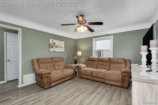 28965 Marquette Street, Garden City, MI 48135