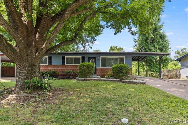 2025 Thunderbird Avenue, Florissant, MO 63033