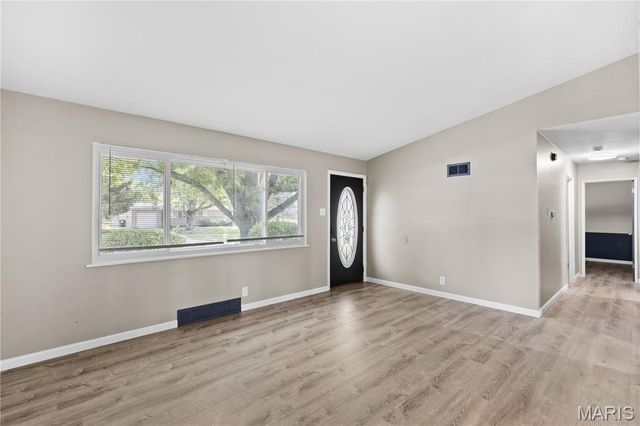 2025 Thunderbird Avenue, Florissant, MO 63033