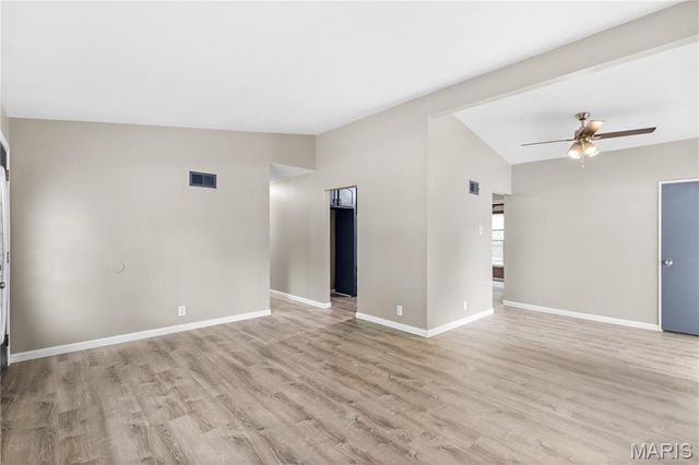 2025 Thunderbird Avenue, Florissant, MO 63033