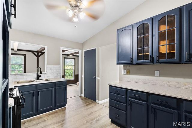 2025 Thunderbird Avenue, Florissant, MO 63033