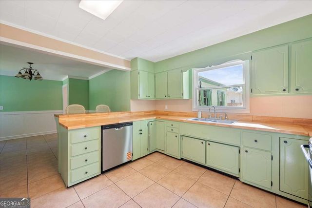 300 Colson Avenue, Woodbine, GA 31569