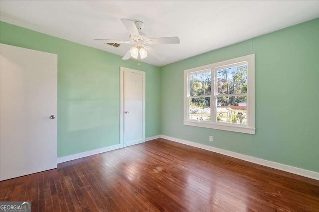 300 Colson Avenue, Woodbine, GA 31569