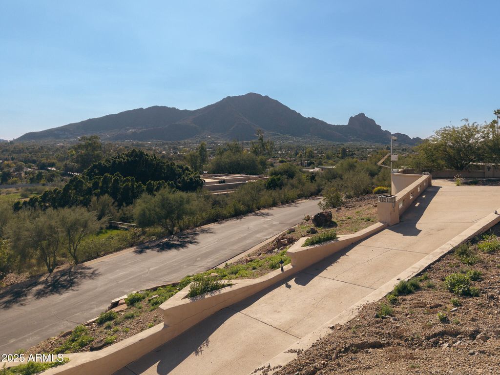 6418 E JOSHUA TREE Lane 2, Paradise Valley, AZ 85253 — photo 5