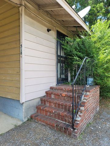 516 E RAINES RD, Memphis, TN 38109