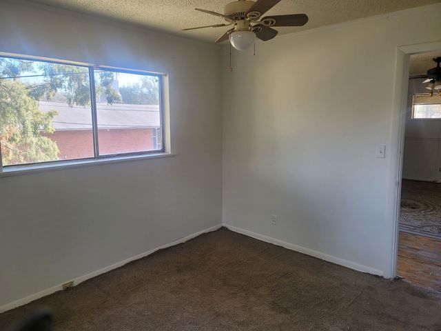 516 E RAINES RD, Memphis, TN 38109