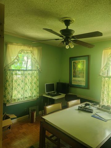 516 E RAINES RD, Memphis, TN 38109