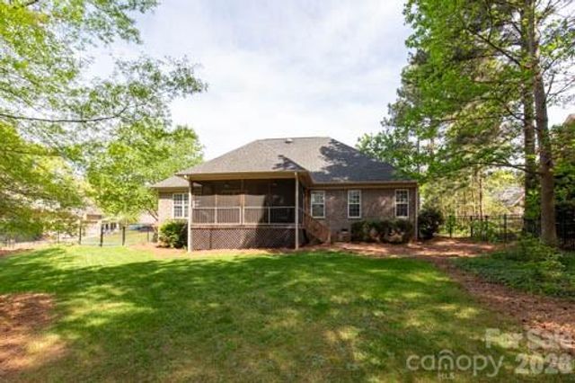 147 Honeysuckle Creek Loop, Mooresville, NC 28117