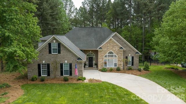 147 Honeysuckle Creek Loop, Mooresville, NC 28117
