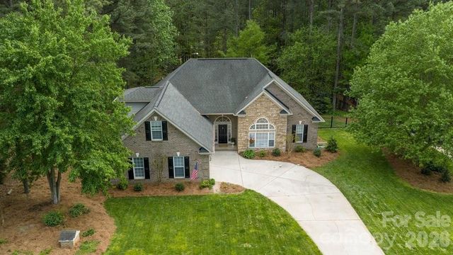 147 Honeysuckle Creek Loop, Mooresville, NC 28117