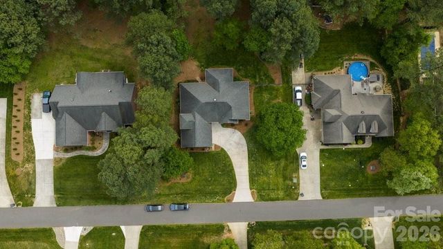147 Honeysuckle Creek Loop, Mooresville, NC 28117