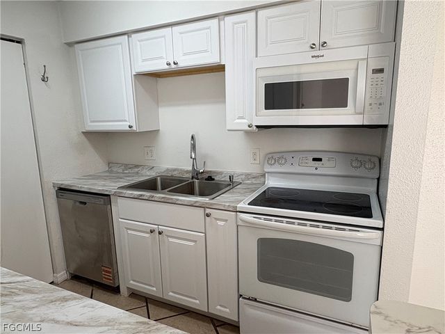 2855 Winkler AVE 113, Fort Myers, FL 33916