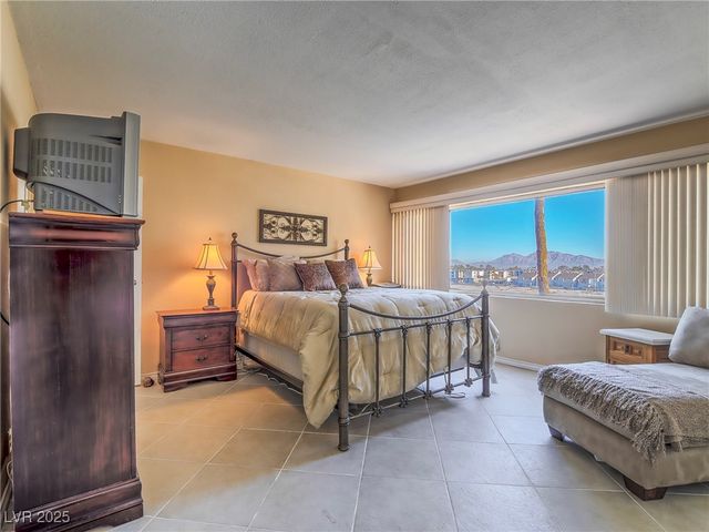 725 North Royal Crest Circle 231, Las Vegas, NV 89169