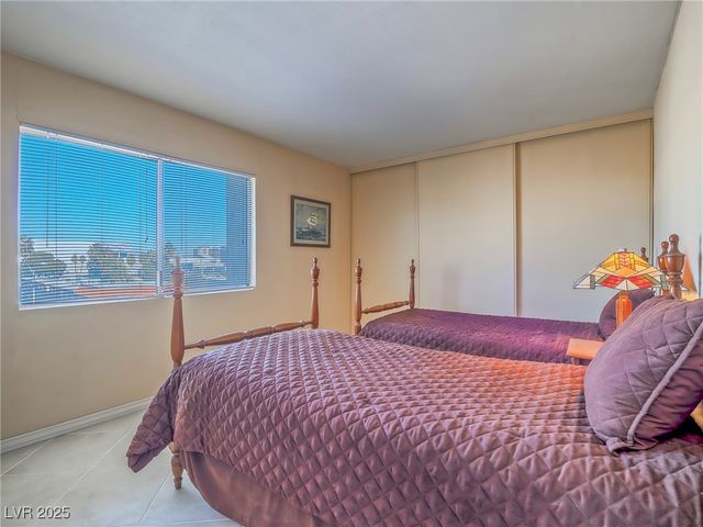 725 North Royal Crest Circle 231, Las Vegas, NV 89169