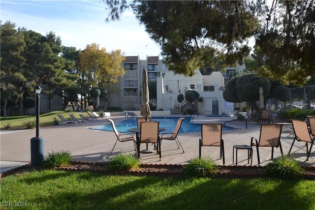 725 North Royal Crest Circle 231, Las Vegas, NV 89169