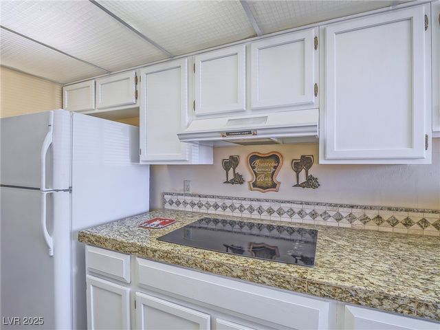 725 North Royal Crest Circle 231, Las Vegas, NV 89169