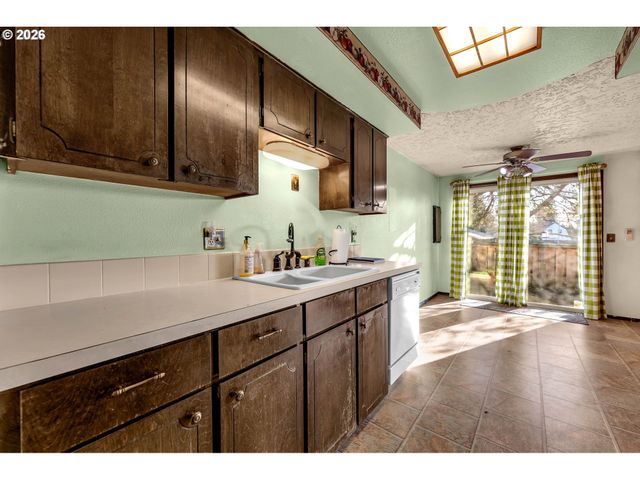 3702 Ne 45TH St 3702, Vancouver, WA 98661