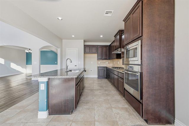 16205 Fair Winds Way, Edmond, OK 73013