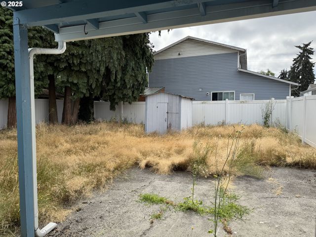 766 HOFFMAN St, Woodland, WA 98674