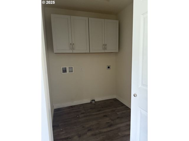 766 HOFFMAN St, Woodland, WA 98674