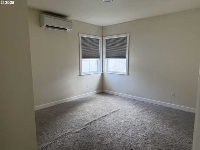 766 HOFFMAN St, Woodland, WA 98674