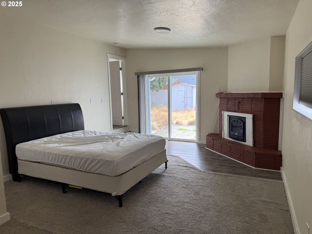 766 HOFFMAN St, Woodland, WA 98674